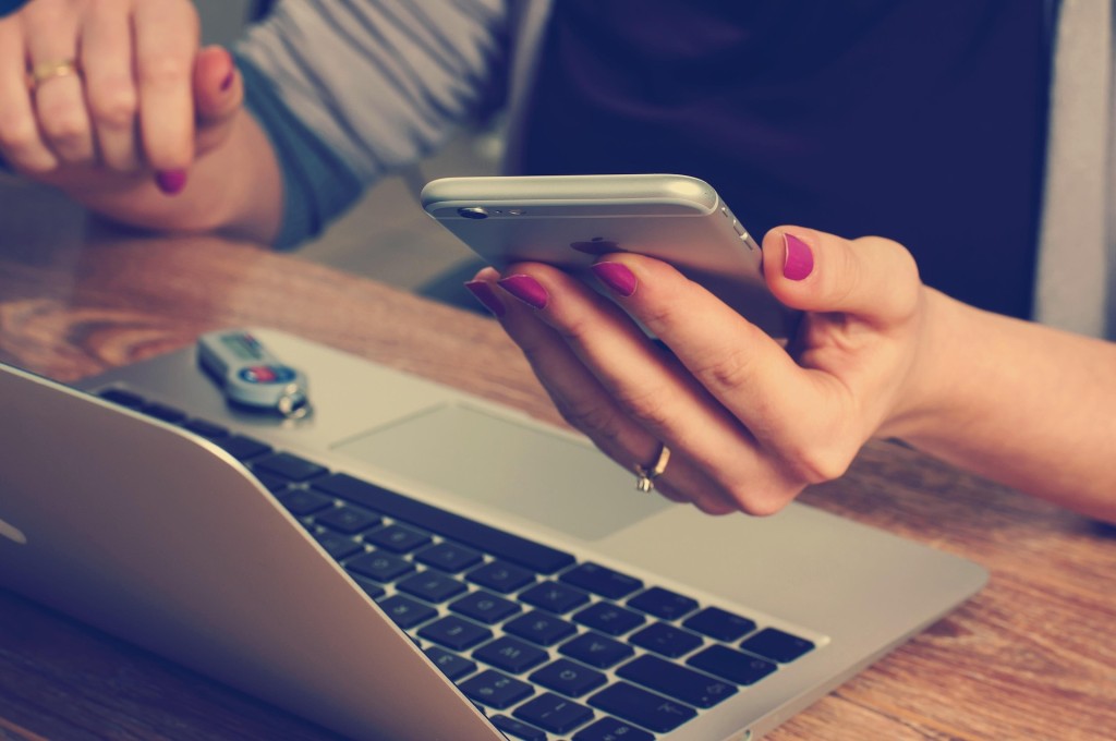  Inimestega võetakse ühendust e-posti ja telefoni teel